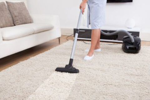 cleaning dust using vacuum cleaner